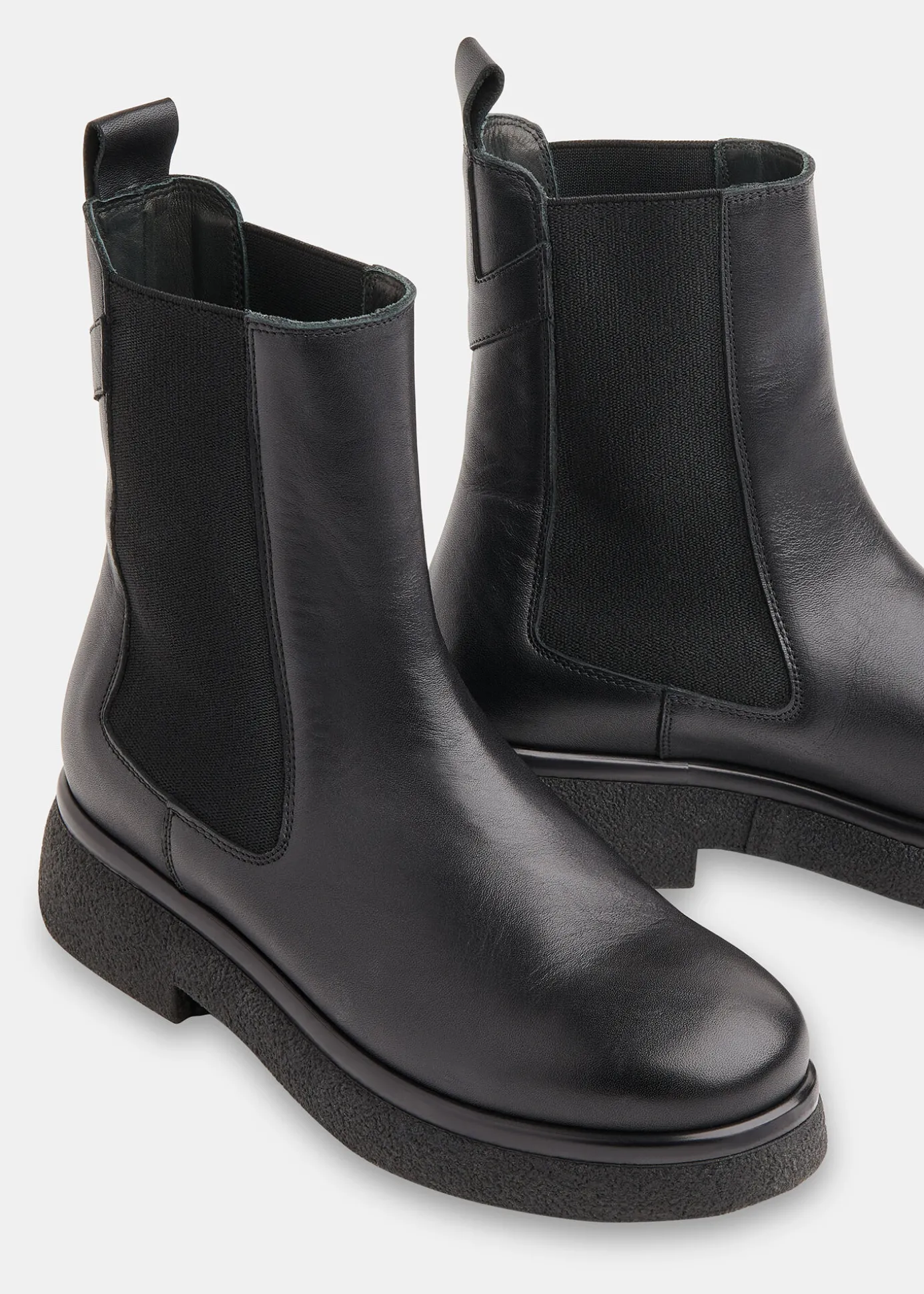 Black Aelin Chelsea Boot