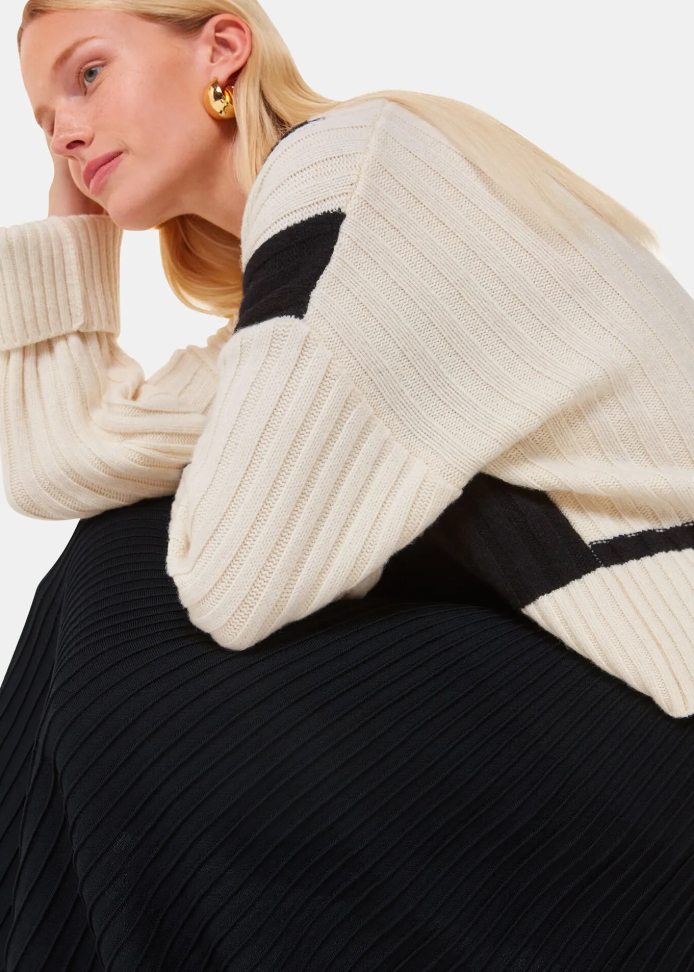 Black Knitted Pleated Skirt