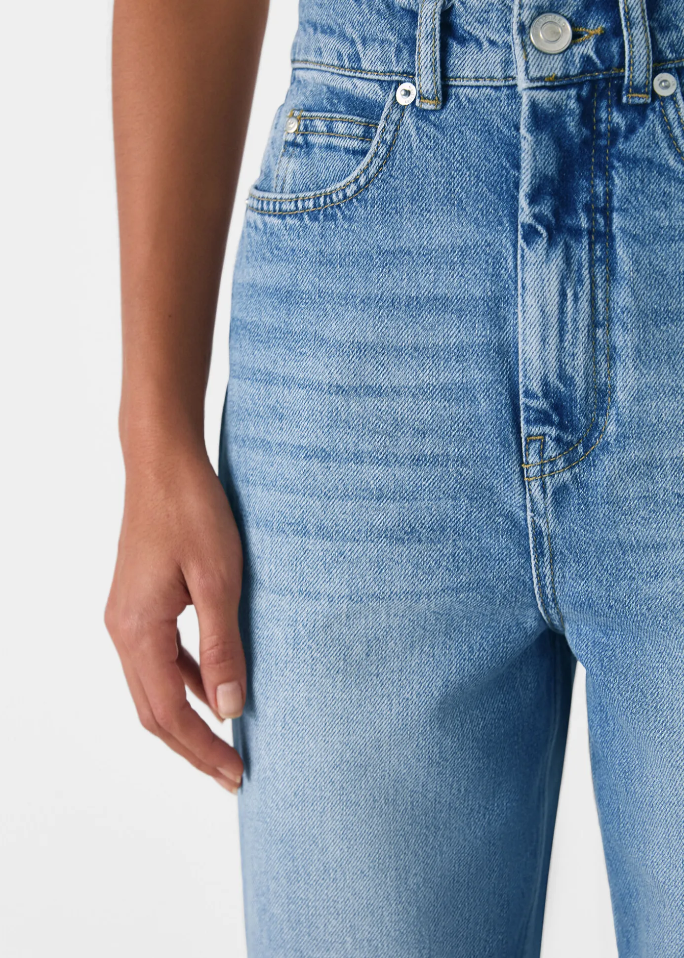 Light Wash Authentic Barrel Leg Jean