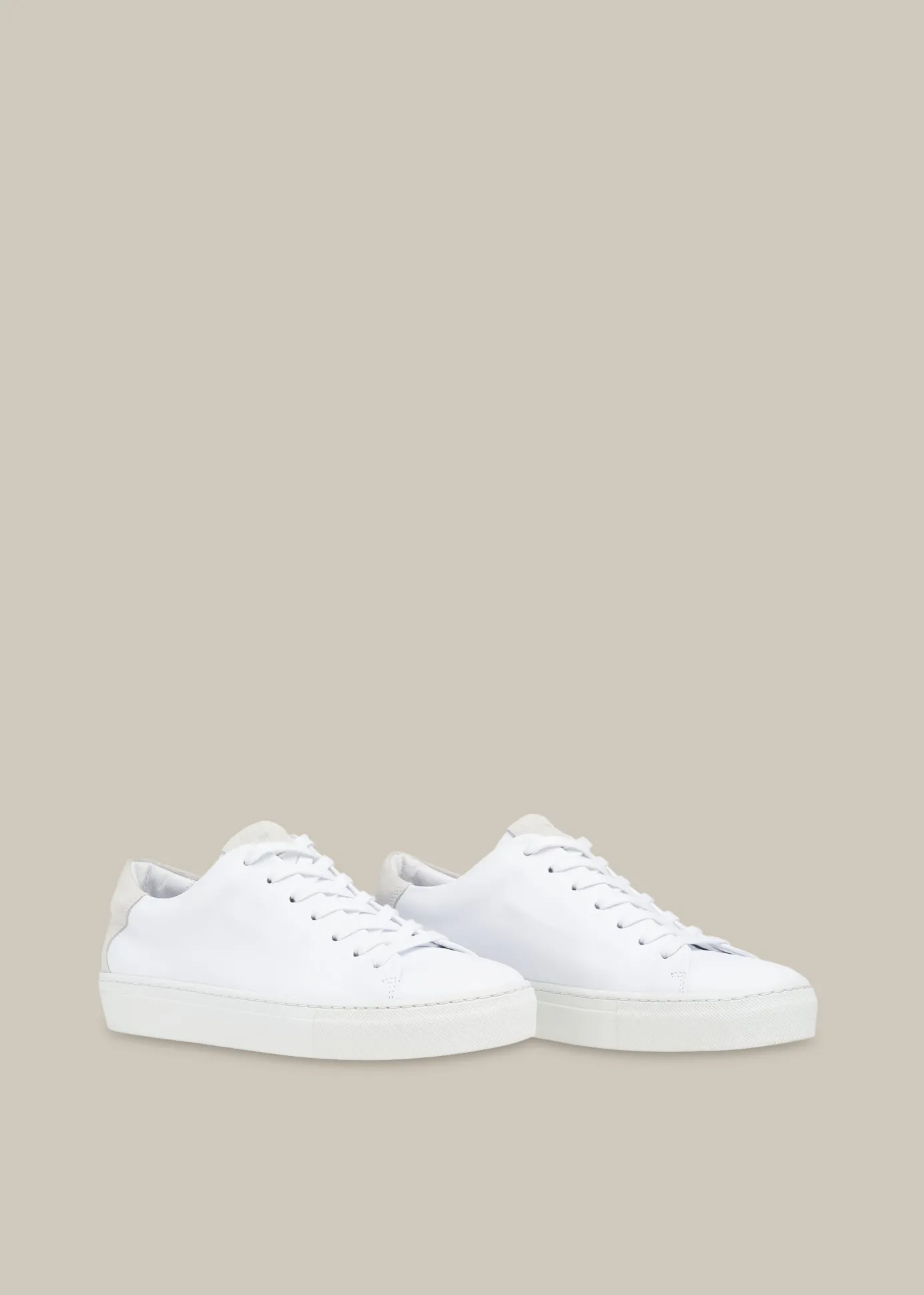 White Raife Minimal Trainer